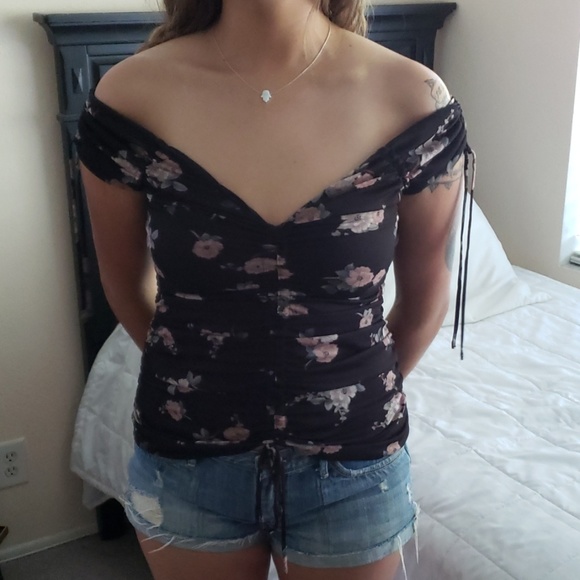 NWT Express Y2K Floral Off Shoulder Ruched Top - Picture 3 of 8